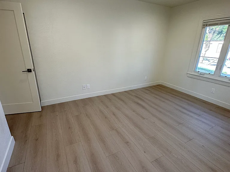 215 Sinclair Ave #215 — Photo 20
