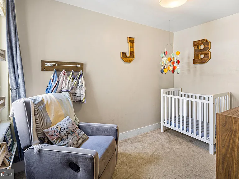 880 N Myrtlewood St — Photo 14