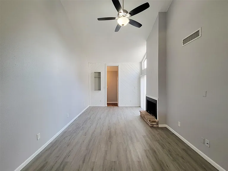 6401 Deihl Rd #307 — Photo 4