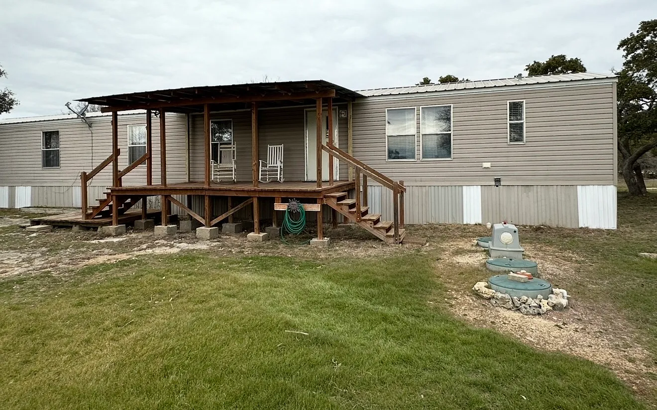3 bed, 1216 sqft, $1,950 — Photo 3