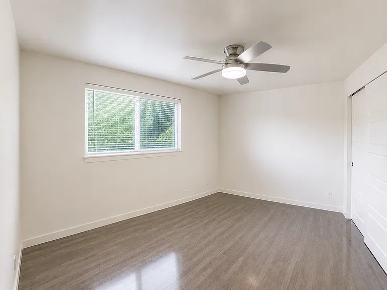 Whiterock Apartments — Photo 27