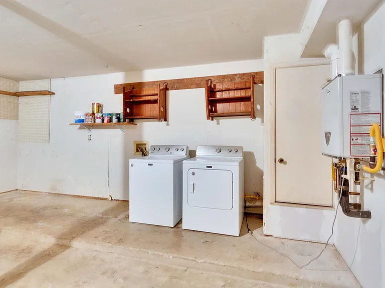 9706 Moorberry St — Photo 19