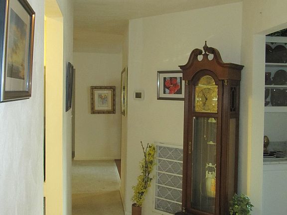 Passageway (Kitchen on L)