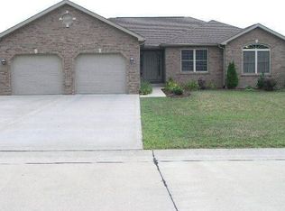 330 Willow Oak Dr, Red Bud, IL 62278
