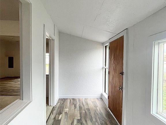 4th image of 333 1st Ave S