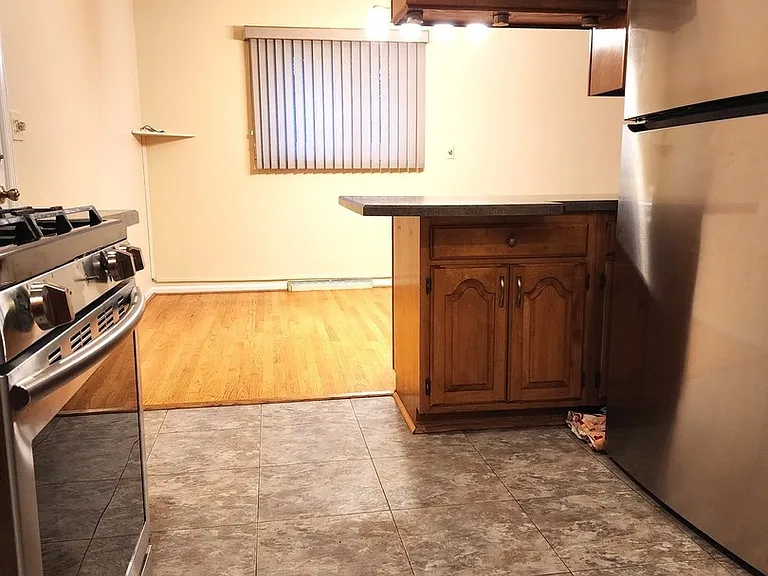 209 N Stevenson Ln — Photo 8