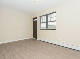 32-90 37th St #3B, Astoria, NY 11106