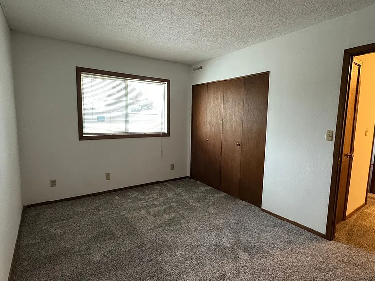 105 Jewel Dr — Photo 16