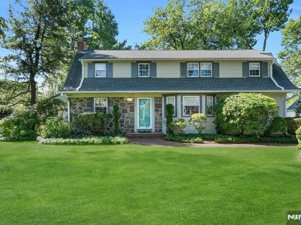 163 Cottage Road, Wyckoff, NJ 07481