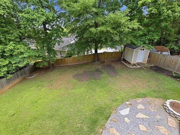 5th image of 310 Melanie Way