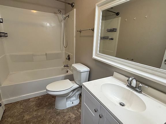 5th image of 1103 Karluk St #1