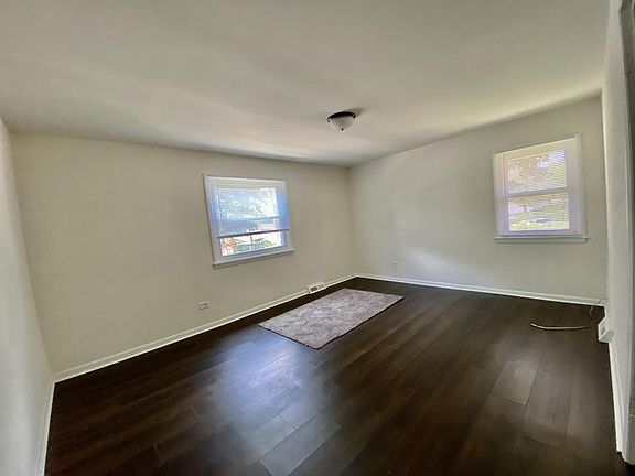 3rd image of 121 N Oakwood Ave