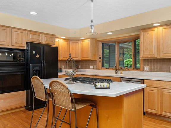 2nd image of 6810 E Lake Bluffs Dr