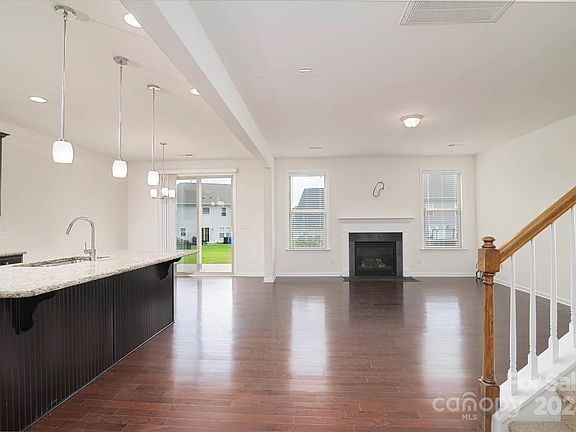 3rd image of 117 Torridge Ave