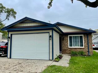 833 E Forteen Mile Rd, Birmingham, MI 48009