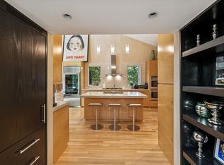 26 Montauk Ave, East Hampton, NY 11937