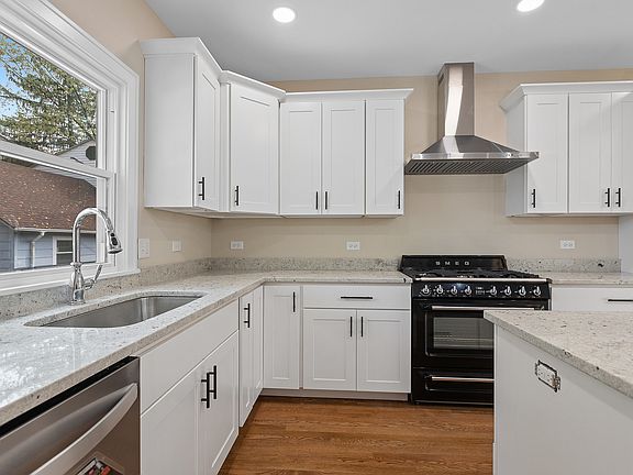 4th image of 317 Hill Ave