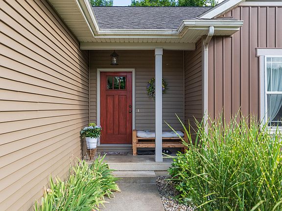 3rd image of 3242 Fairhaven Dr