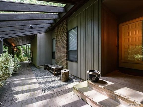 2nd image of 270 Vista Dr