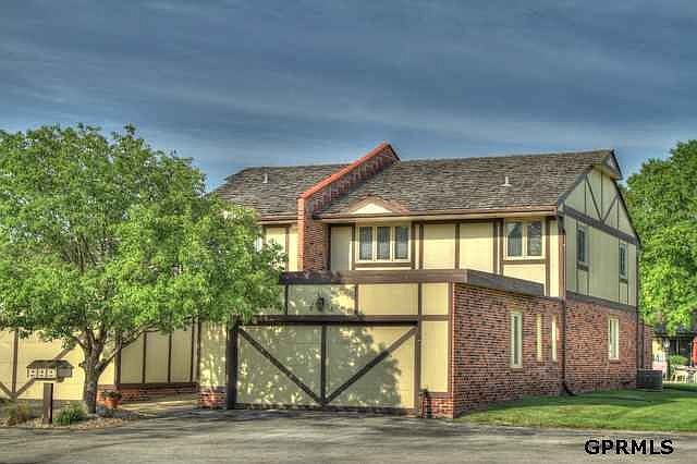 1st image of 6025 Oak Hills Dr