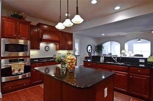 5th image of 293 Antebellum Ln