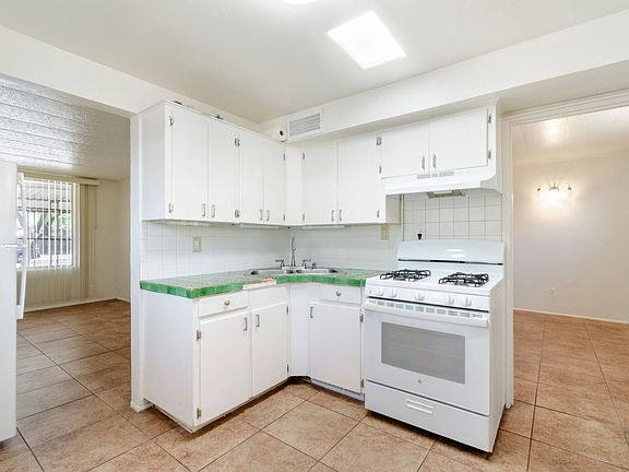 4th image of 3225 E Patricia St #2