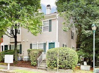 2119 Gunston Ct, Mahwah, NJ 07430