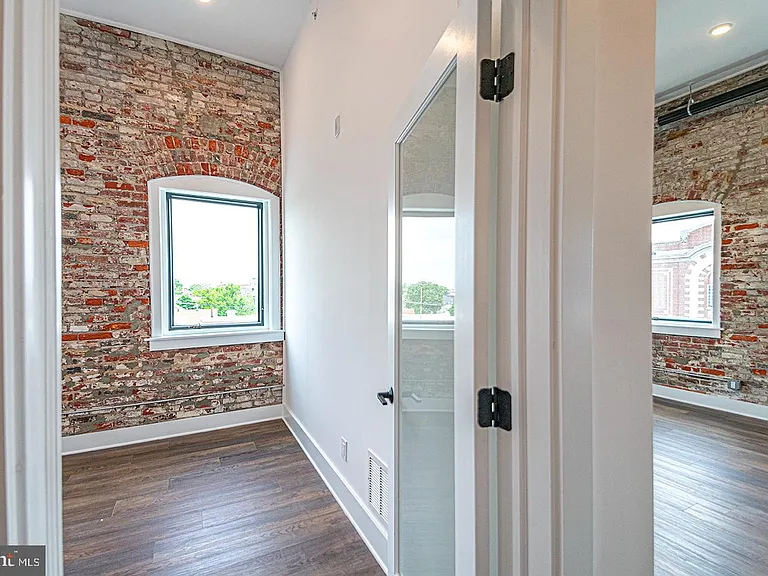 1211 Bainbridge St #2A — Photo 12