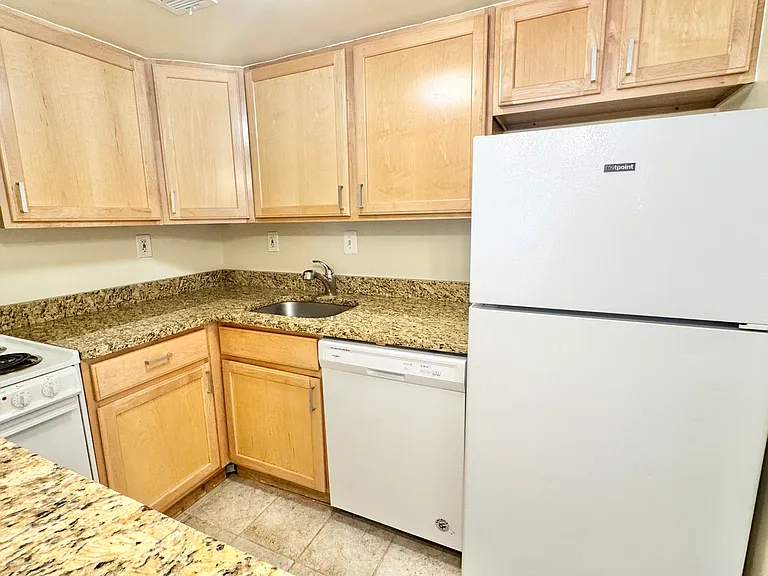 1778 Lanier Pl NW #9B — Photo 7
