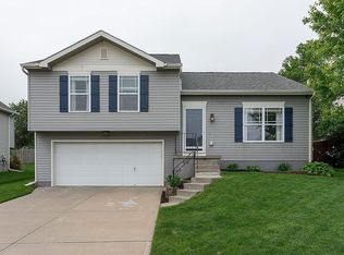 15725 Cottonwood St, Omaha, NE 68136