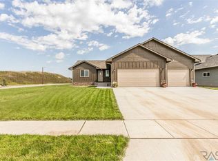 422 Quinn Ave, Harrisburg, SD 57032