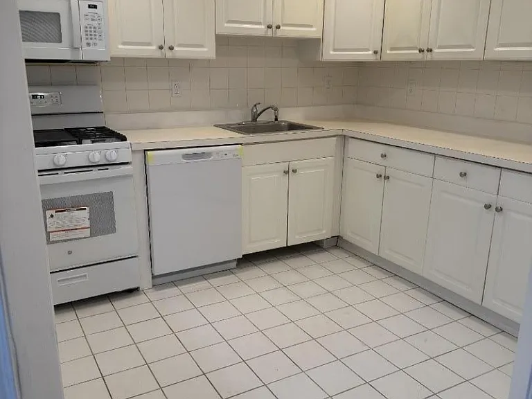 901 Stuyvesant Ave #106 — Photo 12
