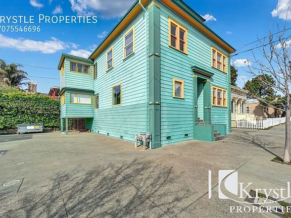 3rd image of 1011 Marin St