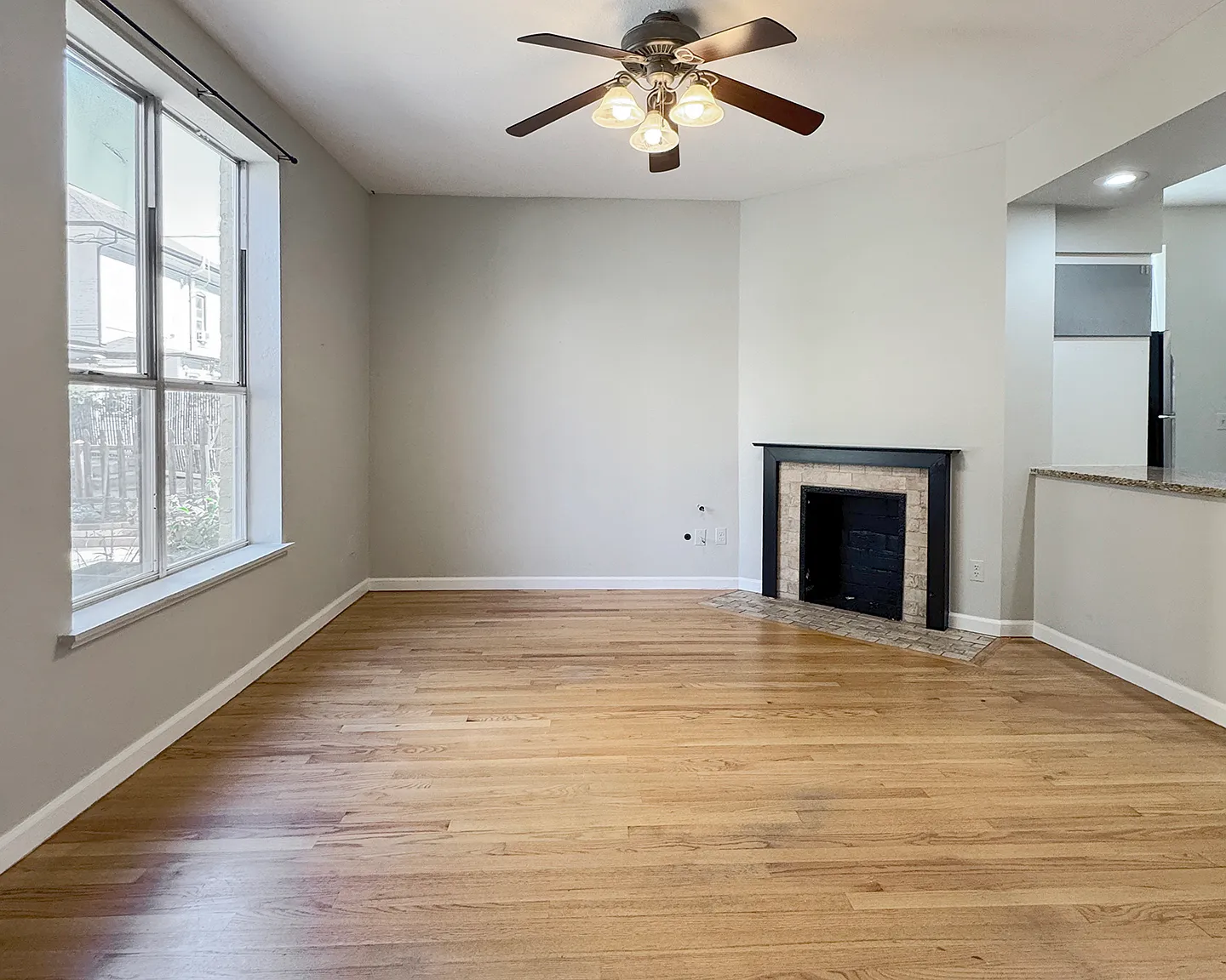 1 bed, 1252 sqft, $2,295 — Photo 2