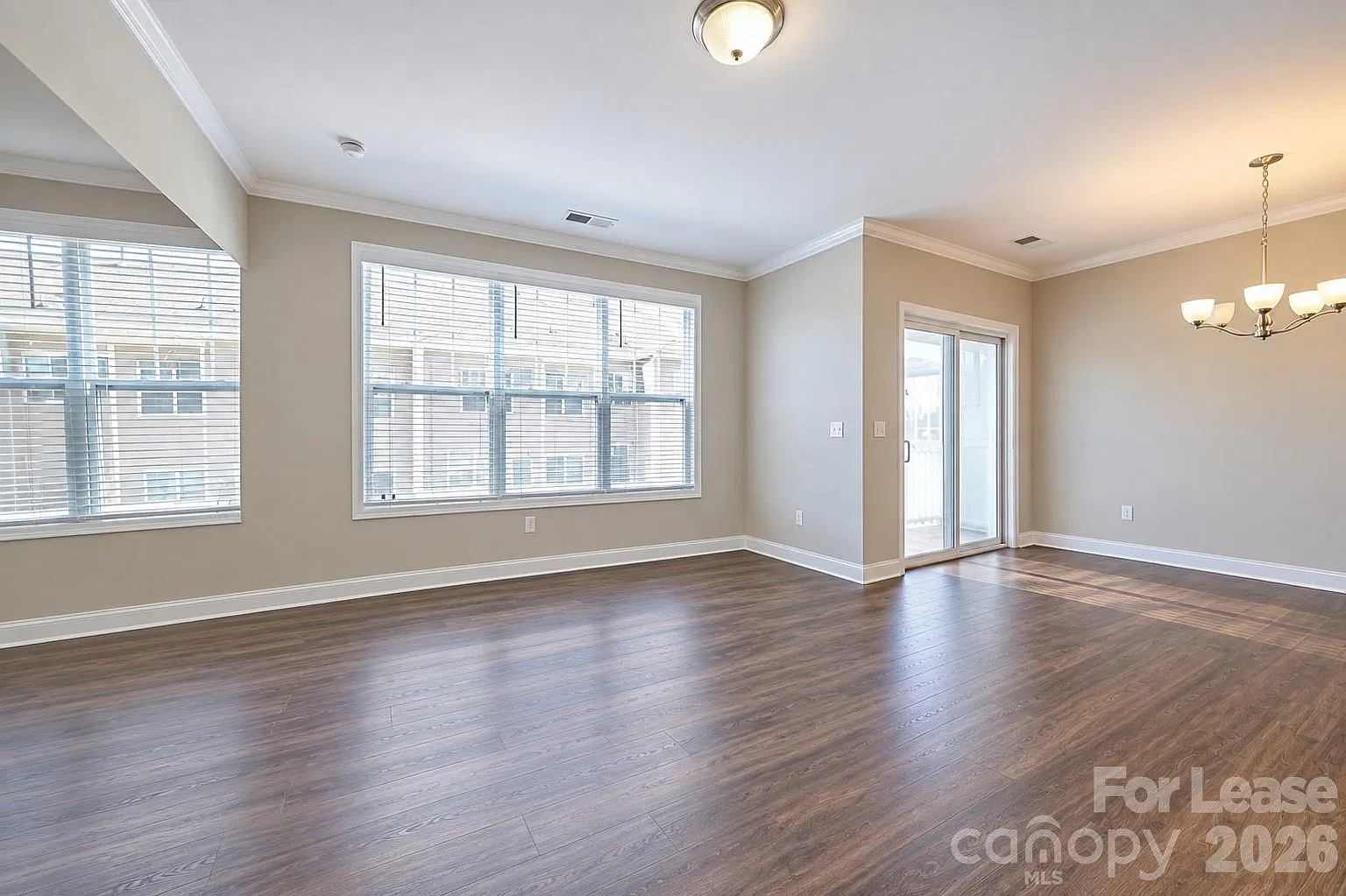 3 bed, 2.5 bath, 1855 sqft, $2,250 — Photo 4