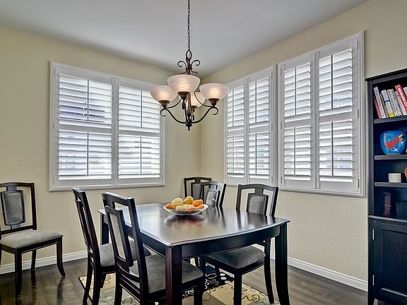 5th image of 815 Harbor Cliff Way Unit 250