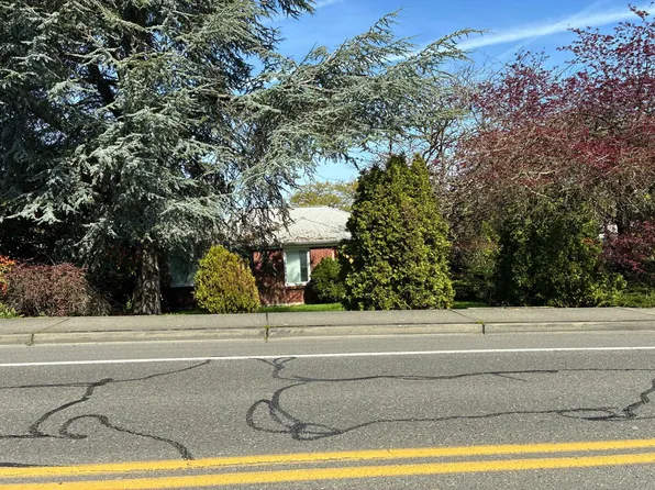 2104 S 120th St, Seattle, WA 98168