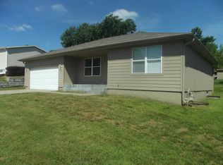 2953 SE Peck Rd, Topeka, KS 66605