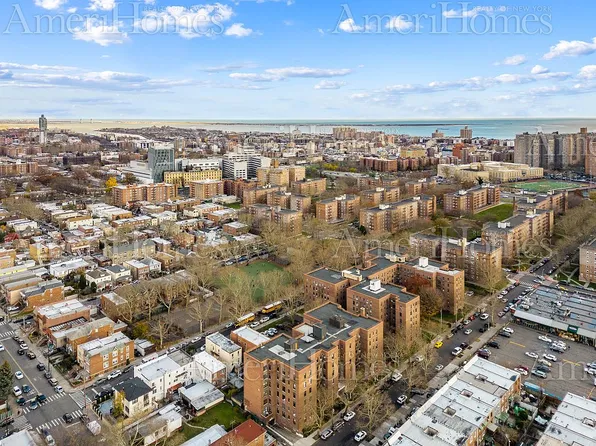 2525 W 2nd St APT 2E, Brooklyn, NY 11223