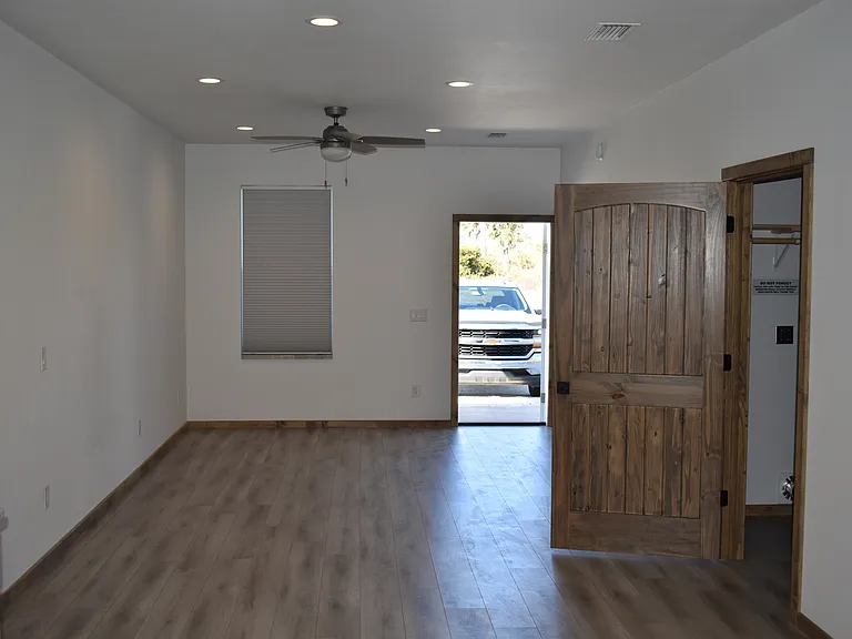 316 Hatley Dr — Photo 3