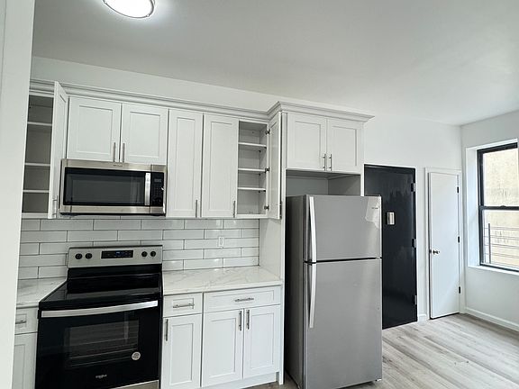 5th image of 1116 Sherman Ave #2R