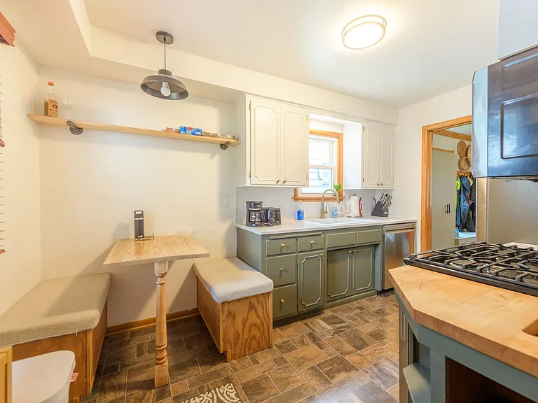 3243 Fillmore St NE — Photo 2