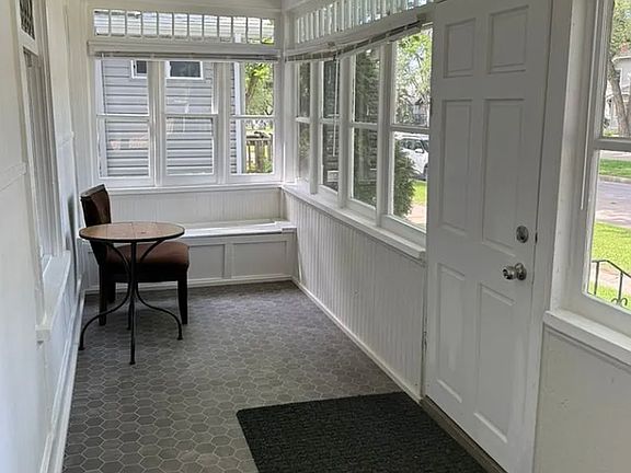 2nd image of 609 29th St W
