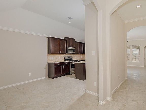 4th image of 2428 Branshill Dr