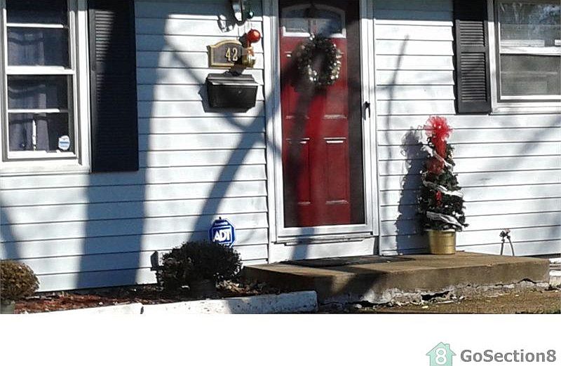 1st image of 42 Fenwick Dr