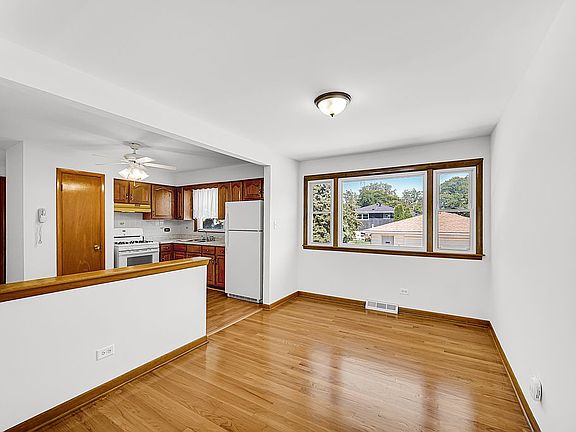 3rd image of 10555 S Tod Dr