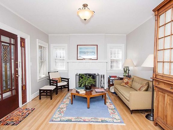 2nd image of 309 Woodbine Ct