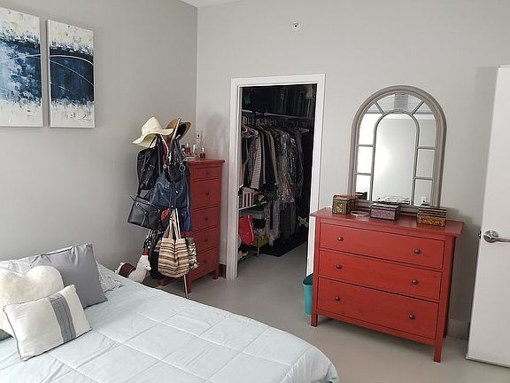 Bedroom & Walk-In Closet