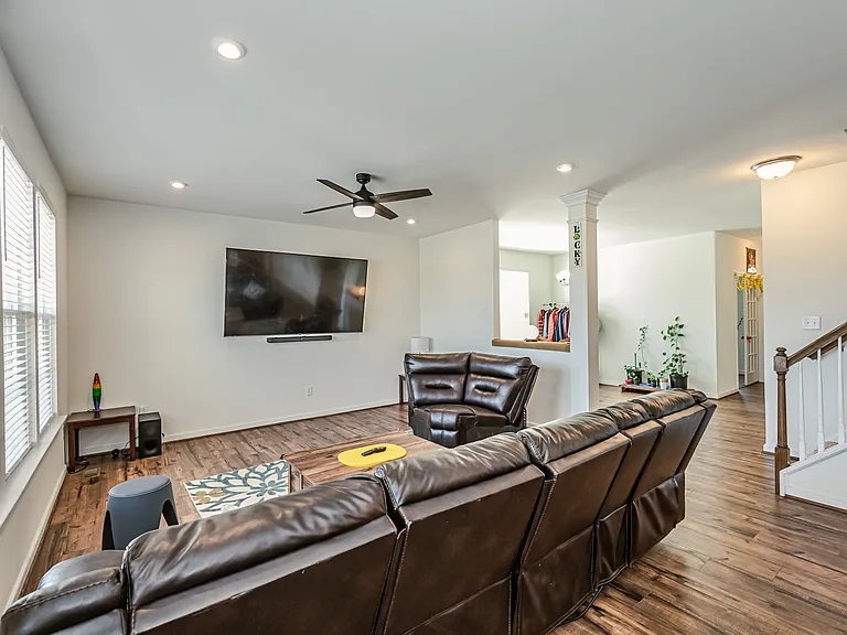 8105 Lyman Ct — Photo 10