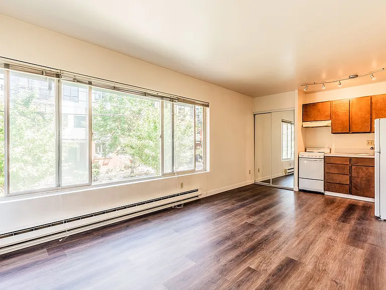 Camelot Apartments — Photo 4